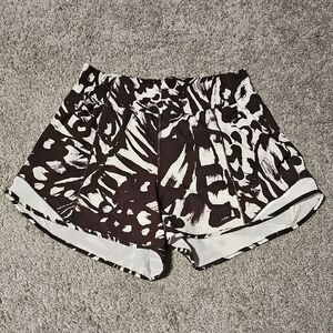 Lululemon Hotty Hot Shorts Monarch Bloom Espresso Bone Size 6